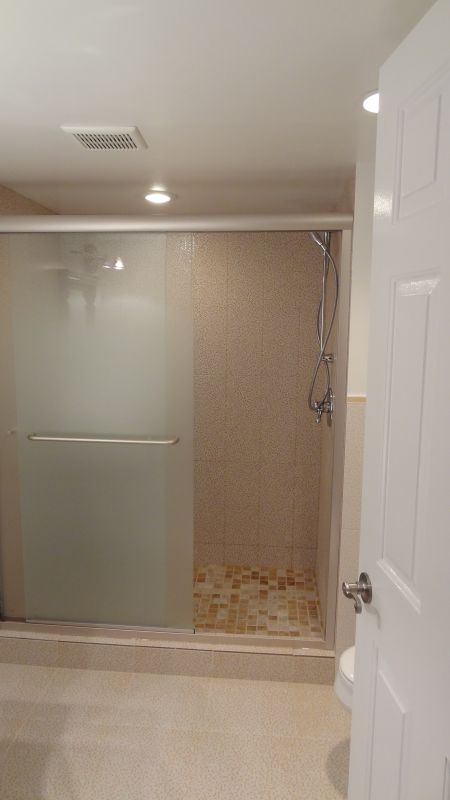 Badezimmer · Bodengleiche Dusche, gefliest